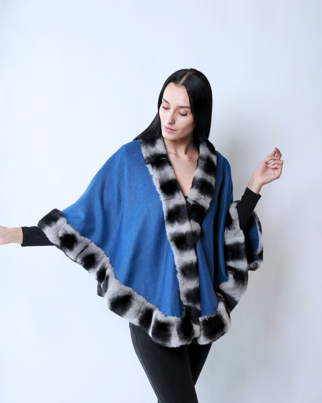 PONCHO / CAPS